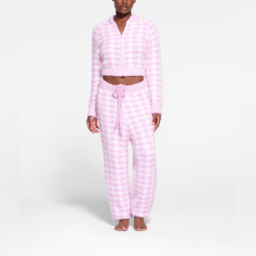 NWT SKIMS COZY KNIT ZIP UP AMD JOGGER SET PETAL HOUNDSTOOTH S/M SOLD OUT